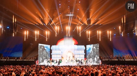 La troup de "La ballade des Enfoirés", le concert 2026 aux profits des Restos du coeur, a enflammé l'Accor Arena.