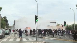 "La violence n'est pas acceptable" : Un journaliste de M6 blessé en marge des blocus des lycées, le groupe annonce porter plainte