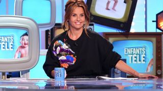 Audiences : Pour sa première saison à la tête des "Enfants de la télé" sur France 2, Faustine Bollaert a-t-elle fait mieux que Laurence Boccolini ?