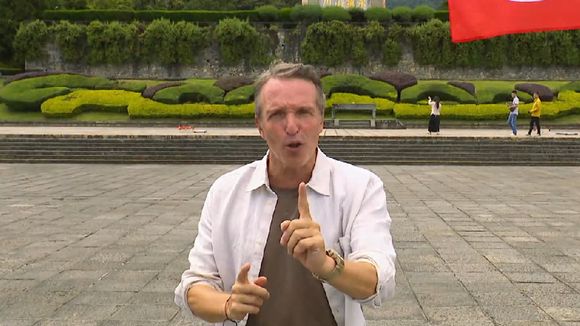 "Pas dangereux mais extraordinairement désagréable" : Stéphane Rotenberg dévoile la plus grosse difficulté pour les candidats et la production sur le tournage de "Pékin Express" 2026