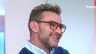 "Un steward ch'ti et gay a forcément des choses à raconter" : Comment Jeanfi Janssens a intégré "Les Grosses Têtes" de RTL