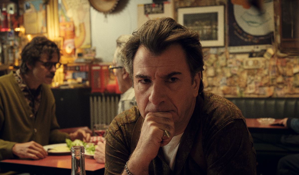 La série "Flashback" avec Michaël Youn aura-t-elle droit à une saison 3 sur TF1 ?