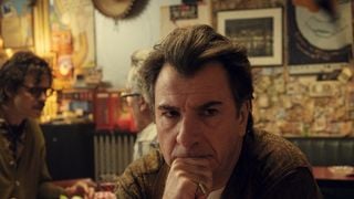 La série "Flashback" avec Michaël Youn aura-t-elle droit à une saison 3 sur TF1 ?