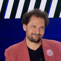 "Une chaîne info ne devrait pas avoir 18 procès pour intox" : Éric Antoine tacle la ligne éditoriale de CNews, Sonia Mabrouk lui répond