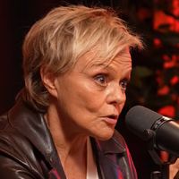 "J'ai pleuré" : Muriel Robin revient sur l'"incident" survenu sur le tournage de "LOL : Qui rit, sort !" et explique son départ précipité de la saison 5