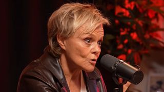 "J'ai pleuré" : Muriel Robin revient sur l'"incident" survenu sur le tournage de "LOL : Qui rit, sort !" et explique son départ précipité de la saison 5