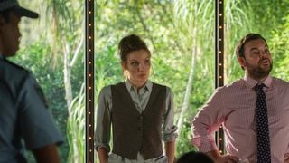 Audiences : L'inédit d'"Enquêtes au paradis" a-t-il repris le leadership face à une rediffusion de "Camping Paradis" ?
