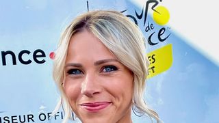 "Les filles le méritent" : Marion Rousse répond aux critiques sur la diffusion tronquée des étapes du Tour de France féminin