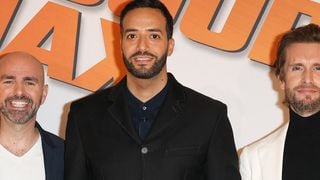 Comment Philippe Lacheau et les Enfoirés ont piégé Tarek Boudali en lui faisant croire qu'il allait chanter avec... Daniel Balavoine