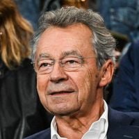 Michel Denisot prépare un documentaire événement sur Coluche qui sera diffusé sur TMC à l’occasion des 40 ans de sa mort