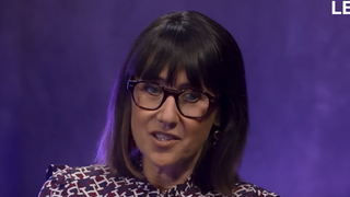 "Je trouve que la sanction est un peu dure" : Alexia Laroche-Joubert s'étonne du retrait de Christophe Dechavanne de "Quelle époque !" sur France 2