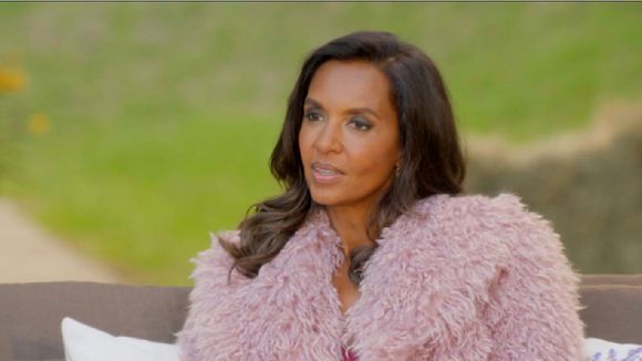 "L'amour est dans le pré, les 20 ans" : Surprise ! Une agricultrice culte a trouvé l'amour auprès d'un américain grâce à une plateforme qui met en contact des travailleurs avec des agriculteurs