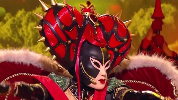 “Mask Singer” 2025 : On a déjà démasqué “La Dame de Cœur”… Il s’agit d’une célèbre animatrice de TF1 et de France 2
