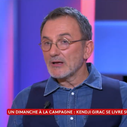 "Il a choisi d'en parler" : Frédéric Lopez révèle que Kendji Girac se confiera pour la première fois sur son grave accident dans "Un dimanche à la campagne"