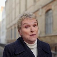 "Ne rien laisser passer" : Après "Cash Investigation" sur France 2, la mairie de Paris suspend 2 animatrices, le Ministre de l'Éducation nationale s’en mêle