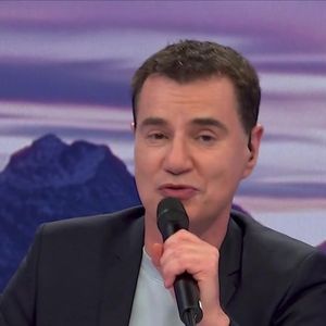 Laurent Luyat aux commandes des "Jeux olympiques d'hiver de Milan-Cortina" sur France 2.