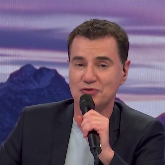 Laurent Luyat aux commandes des "Jeux olympiques d'hiver de Milan-Cortina" sur France 2.