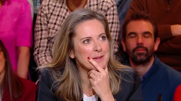 "France Inter est un lieu de pouvoir, mon travail c'est de le troller" : Charline Vanhoenacker explique son choix de rester sur la radio publique après l'éviction de Guillaume Meurice