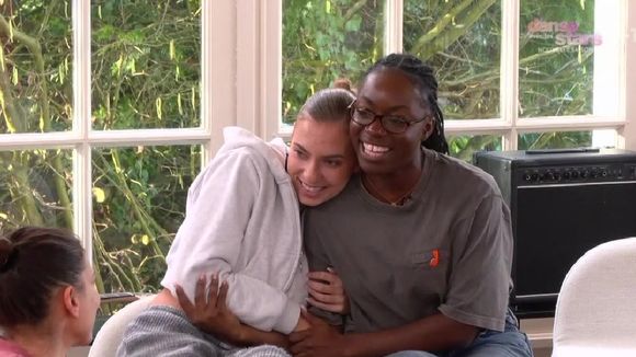 "Star Academy" : Qui de Léa ou Sarah devrait se qualifier pour la finale ce soir ? Les estimations de notre sondage