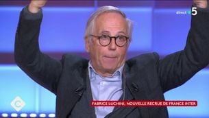 "Je voulais arrêter au bout d'un mois" : Fabrice Luchini révèle avoir songé à quitter France Inter à cause d'"une idée préconçue"