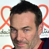 "Les assurances sont encore en cours d’expertise" : Marc-Emmanuel (ex-TF1) donne de ses nouvelles deux mois après l’incendie qui a ravagé son chalet dans les Alpes