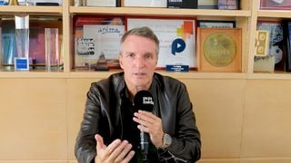 "On a parfois dû arrêter la course" : Stéphane Rotenberg se confie sur les conditions de tournage extrêmes de "Pékin Express, la route des glaces"