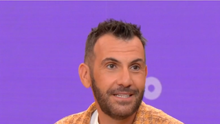 "Les audiences me stressent" : Laurent Ournac reconnaît avoir peur de faire "l'année de trop" avec "Camping Paradis"