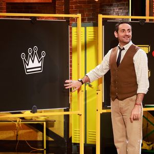 Camille Combla aux commandes du jeu "Qui sera le plus nul ?" hier sur TF1.
© PHILIPPE LEROUX / TF1