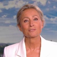 "Merci à ma maman qui m'a toujours dit de faire ce que j'aimais" : Anne-Sophie Lapix fait ses adieux au "20 Heures" de France 2
