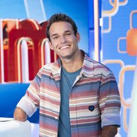 "Nous aurions aimé que cela continue" : France 3 arrête la diffusion de "Slam" avec Théo Curin le week-end