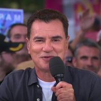 Audiences access : La première victoire française sur le Tour de France 2025 booste "Vélo Club" avec Laurent Luyat, qui explose son record sur France 2