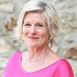 Pascale, 61 ans, ancienne commerçante à Ventallo (Espagne), candidate du "Meilleur Pâtissier" 2025 sur M6