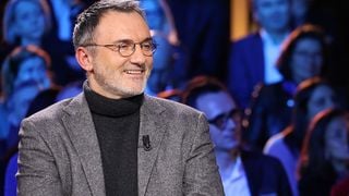 "Ils se disent qu'untel n'est pas aussi populaire" : Frédéric Lopez révèle que certains invités d’"Un dimanche à la campagne" sur France 2 sont "tendus" au moment de découvrir avec qui ils vont passer 24 heures