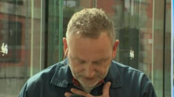"Je ne me sens pas bien, excusez-moi" : Un journaliste victime d’une "soudaine chute de tension" en plein duplex sur la RTBF
