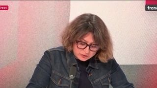 "Nous pensons très fort à lui" : Alexandra Bensaid fond en larmes en rendant hommage à un attaché de production de France Inter décédé brutalement