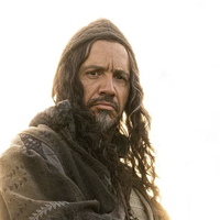 Box-office : "La femme la plus riche du monde" en tête, "Kaamelott" s’effondre en deuxième semaine, catastrophe confirmée pour Jean Dujardin