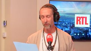 "On a un fragile à la tête de la matinale" : Philippe Caverivière raille Thomas Sotto, absent de RTL après un accident de vélo