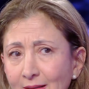 "C’était un mois après ma capture" : En pleurs, l'ex-otage Ingrid Betancourt raconte dans "Face à Hanouna" comment elle a appris la mort de son père