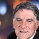 8 ans après son éviction de France 2, Tex fait son grand retour en prenant les commandes d’une émission quotidienne sur M Radio