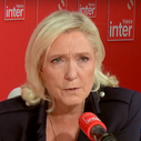 "Vous embrasserez Éric de ma part" : Vif échange en direct entre Marine Le Pen et un auditeur de France Inter, qu'elle qualifie de "vrai-faux électeur du RN"
