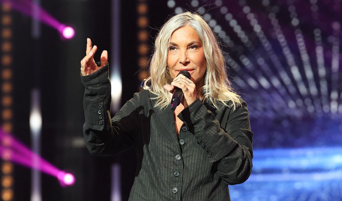 "Des propos que je n'ai jamais tenus" : Au cœur d'une fake news politique, Zazie dénonce une atteinte à son image et porte plainte