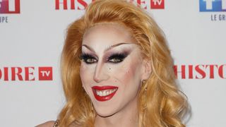 “Sous les paillettes, la rage : Une histoire du drag” : Que vaut le documentaire événement raconté par Paloma ("Drag Race France") ?