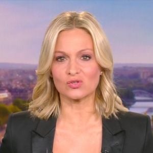 Audrey Crespo-Mara aux commandes du "20 Heures" de TF1.