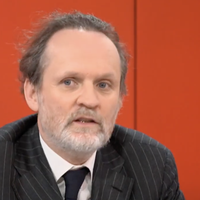 "Europe 1 n'a plus voulu de nous" : Le producteur de Nicolas Canteloup dénonce le départ de la station de l'humoriste "concomitant" avec l'arrivée de Vincent Bolloré