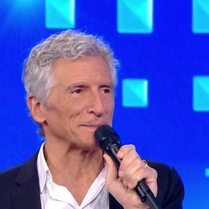 Nagui aux commandes de "N'oubliez pas les paroles !" sur France 2.
