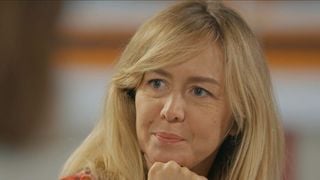 "J'ai du mal à avancer" : Enora Malagré émue aux larmes dans son documentaire sur France 5 en évoquant son deuil de la parentalité