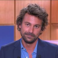 "Priorité au racisme !" : Dans "C à vous", Bertrand Chameroy raille le traitement de CNews de la soirée post-victoire du PSG en Ligue des champions