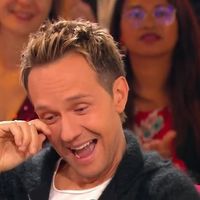 "Tout ça n’arrive pas par hasard" : Cyril Féraud en larmes après un message de sa mère dans "Vivement dimanche"