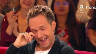 "Tout ça n’arrive pas par hasard" : Cyril Féraud en larmes après un message de sa mère dans "Vivement dimanche"