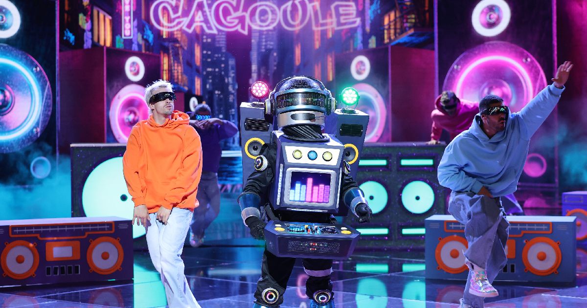 Mask Singer" 2025 : Surprise ! TF1 dévoile (déjà) la star qui se cache sous le costume du DJ... il s'agit d'un célèbre youtubeur français - Puremédias